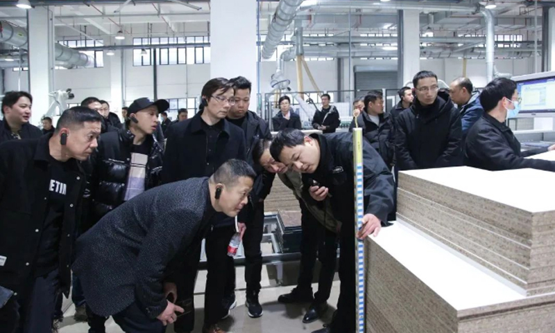 家具同行赴科爾卡諾智慧工廠參觀
